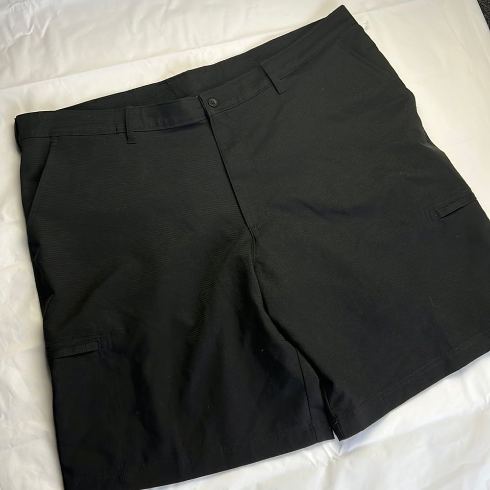 Mens Champion black flat front shorts size 40 NWT
